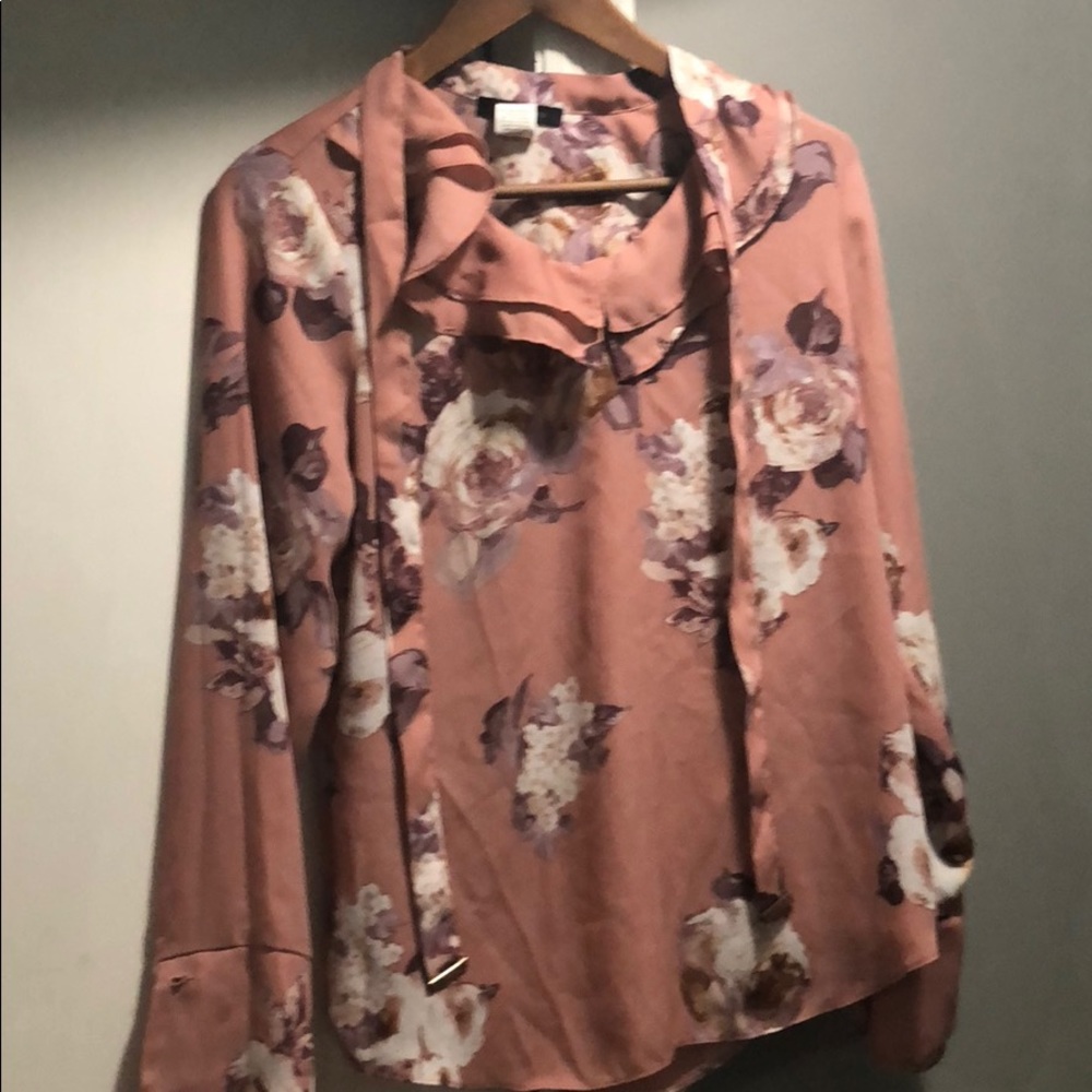 Cute floral blouse with long sleeve